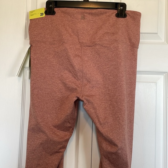 NWT XL Women’s All In Motion leggings ultra high rise moisture wicking UPF 50+ - Picture 11 of 12
